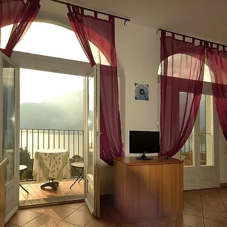 Sleeps 5 Pool Wifi Apartment *