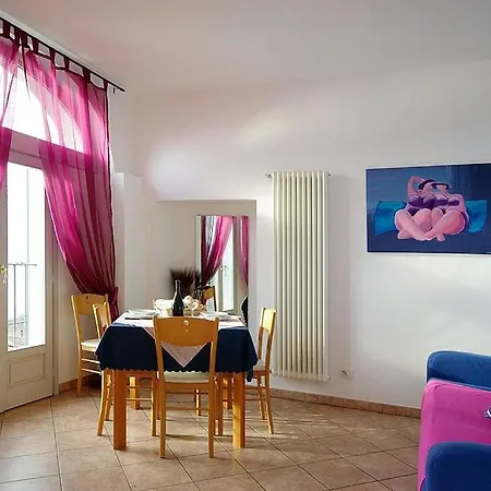 Apartment Sleeps 5 Pool Wifi Mezzegra